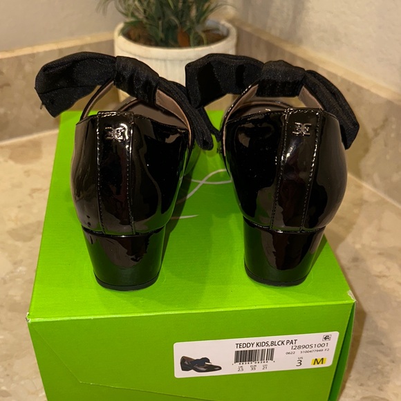 Sam Edelman young kids size 3 Black Patent Bow Mary Jane shoes - Picture 4 of 9